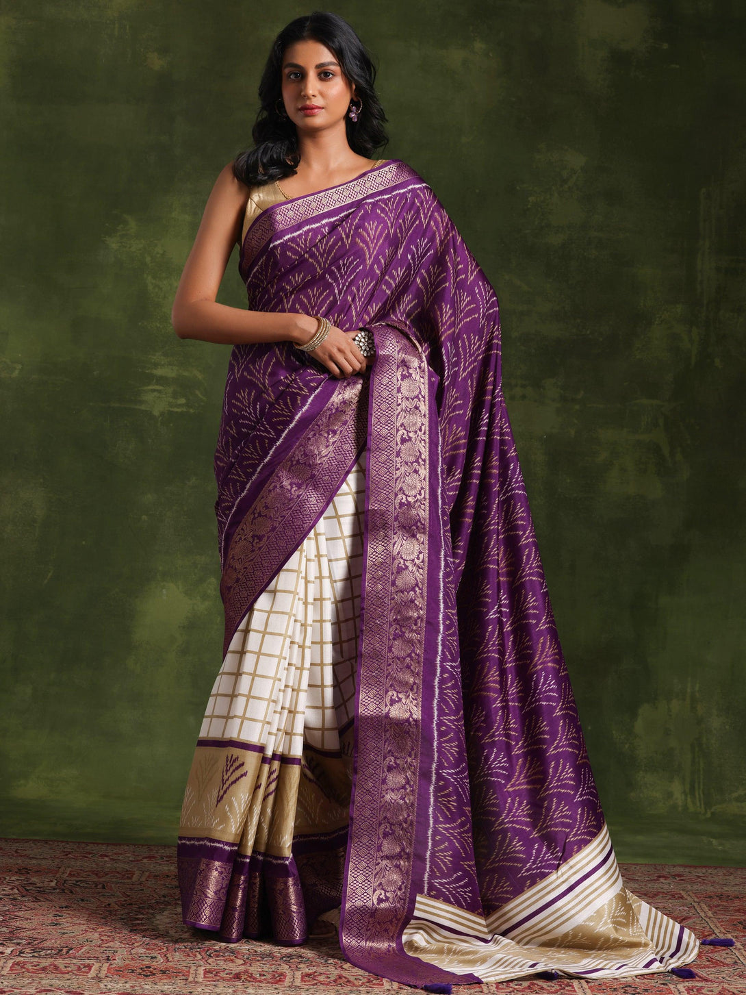 Purple Printed Silk Blend Saree With Unstitched Blouse Piece - Jashvi