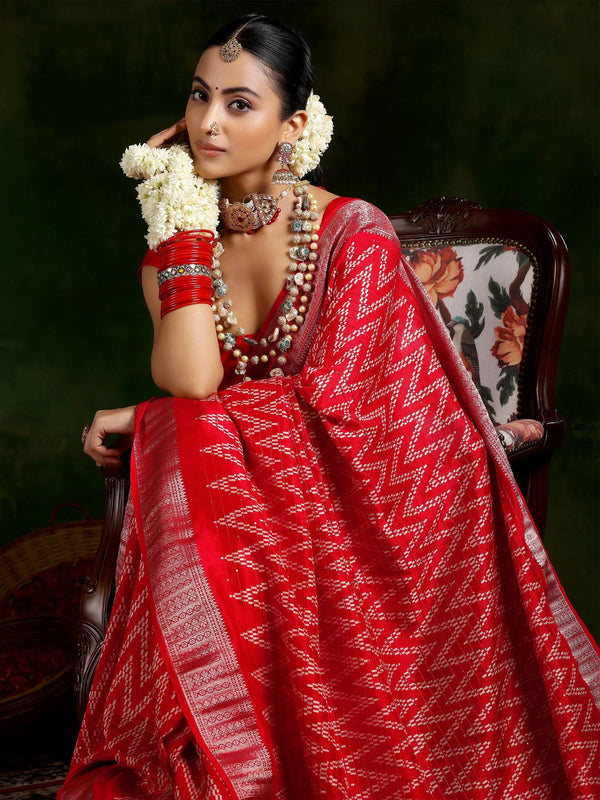 Red Printed Silk Blend Saree With Unstitched Blouse Piece