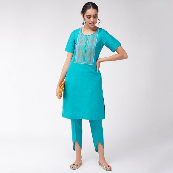 Women's Straight Fit Embroidered Kurta With Stylish V-Cut Pants - Pannkh