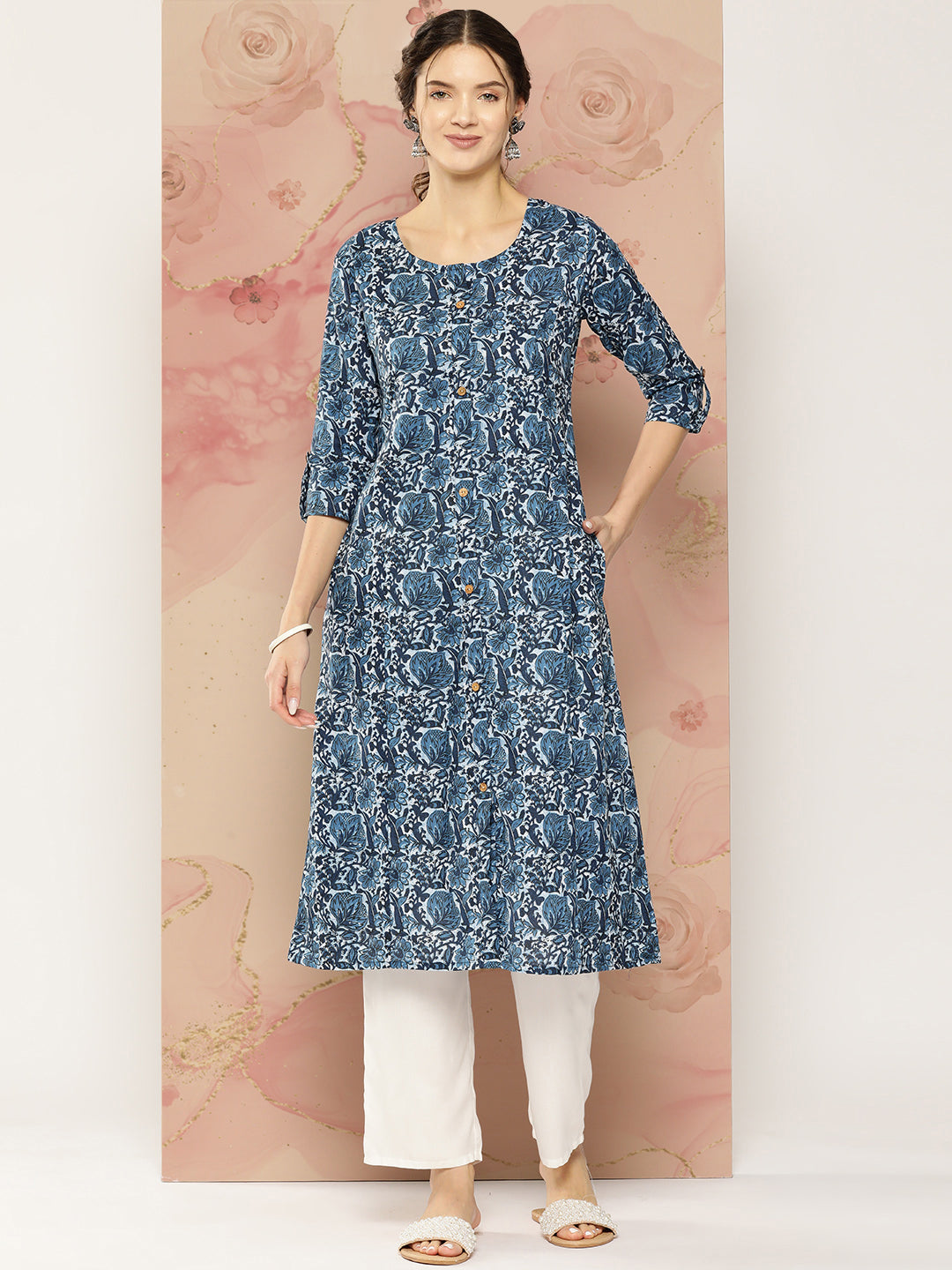 Women's Blue Floral Straight Kurta - Yufta