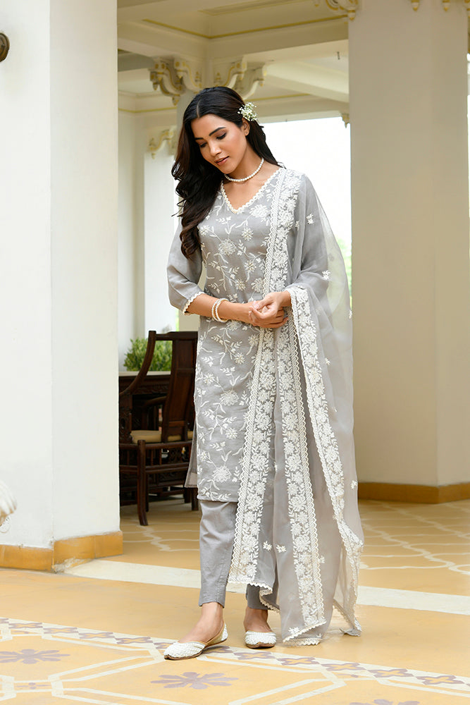 Women's Grey Linen Embroidered Solid Kurta Set With Solid Pants & Chiffon Embroidered Dupatta - Vaasva Jaipur