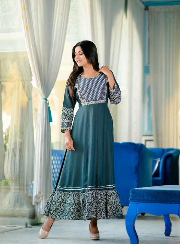 Women's Green  Embroidered Dress - Yufta