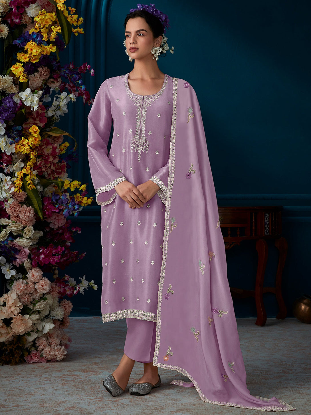 Women's Lavender Silk Blend Embroidered Kurta Trousers With Dupatta Set - Indo Era