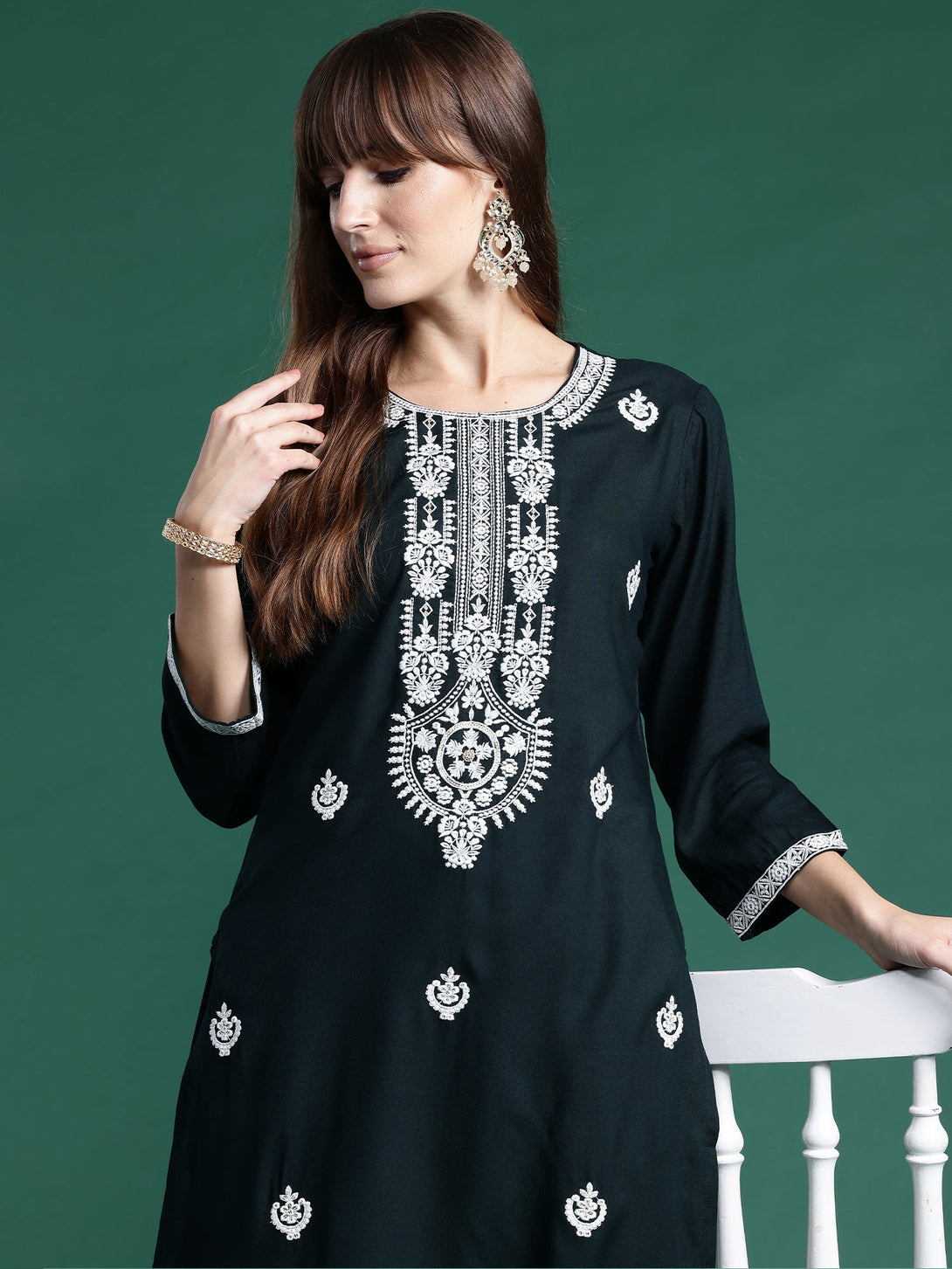 Women's Green Viscose Rayon Embroidered Straight Kurta - Indo Era