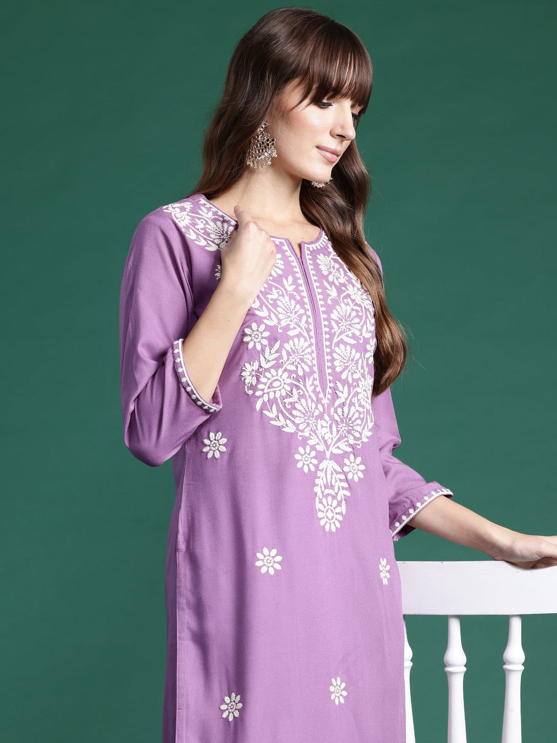 Women's Lavender Viscose Rayon Embroidered Straight Kurta - Indo Era