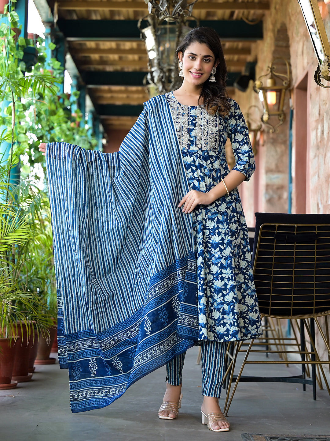 Women's Blue Floral,Dori_Embroidery Kurta Trouser With Dupatta Set - Yufta