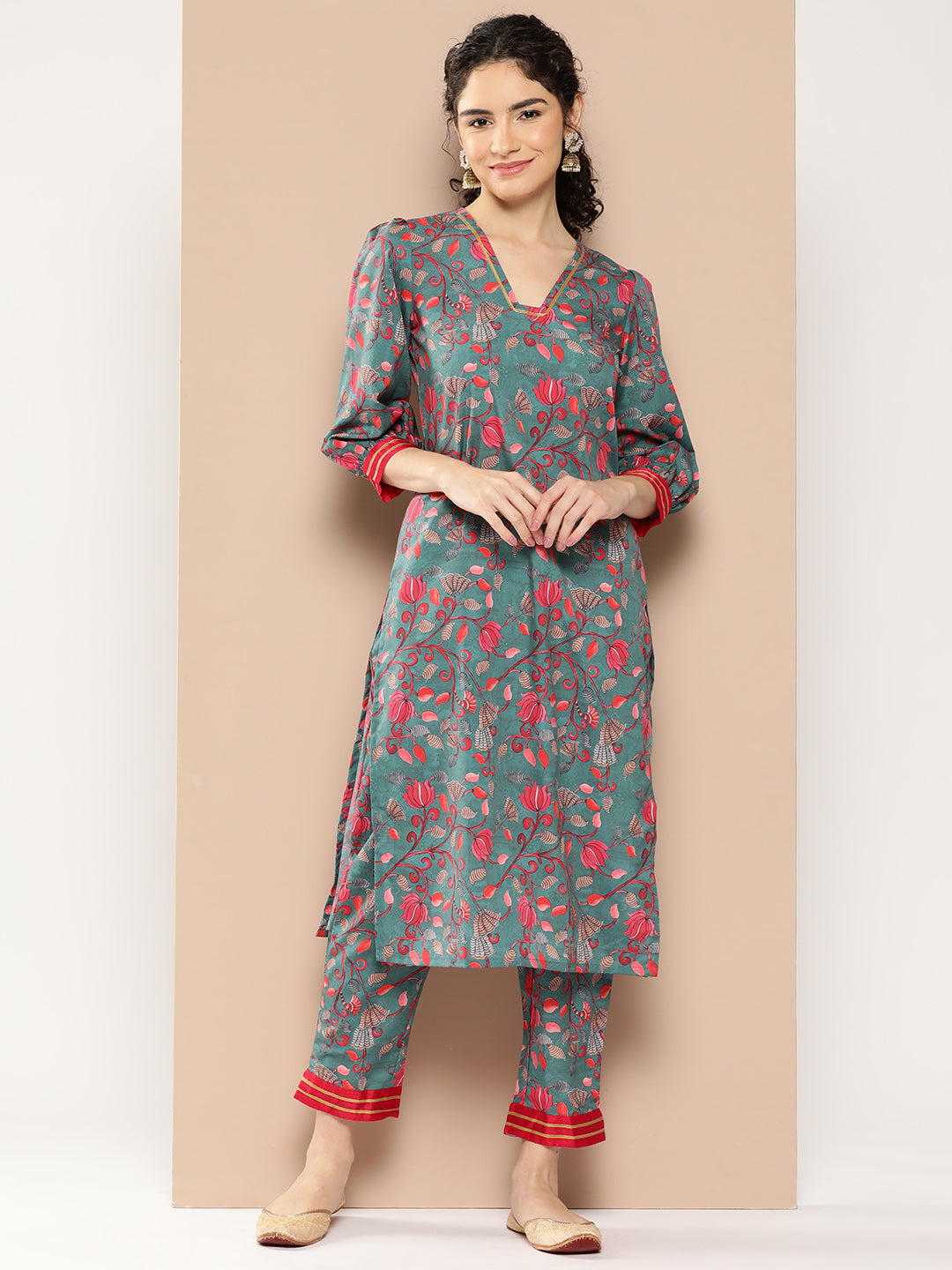 Women's Floral Printed Regular Gotta Patti Kurta With Trousers - Ahalyaa