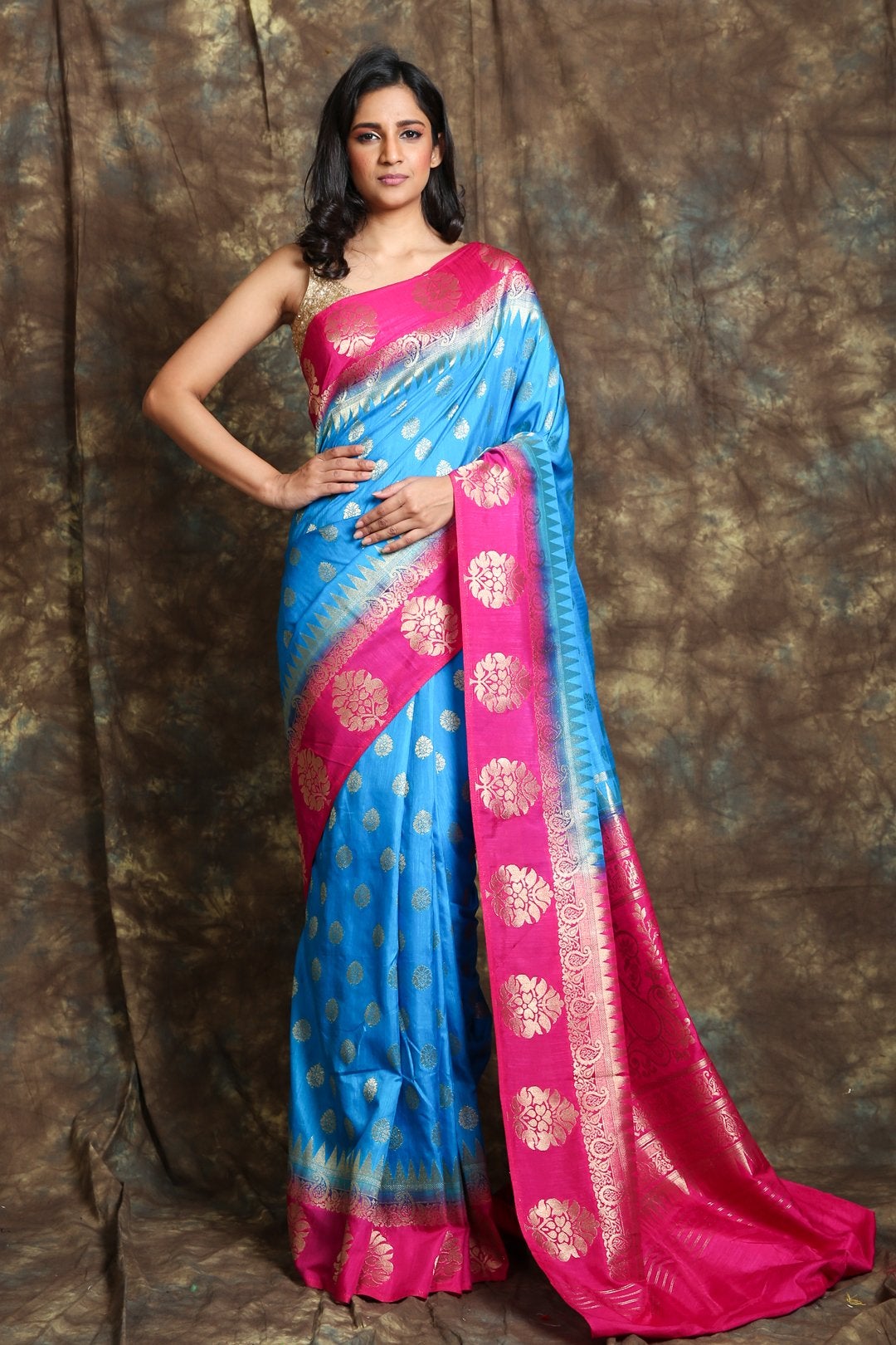 Women's Silk Saree With Black Pallu - In Weave Sarees