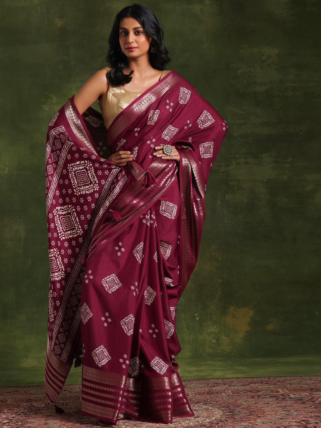 Wine Printed Silk Blend Saree With Unstitched Blouse Piece - Jashvi