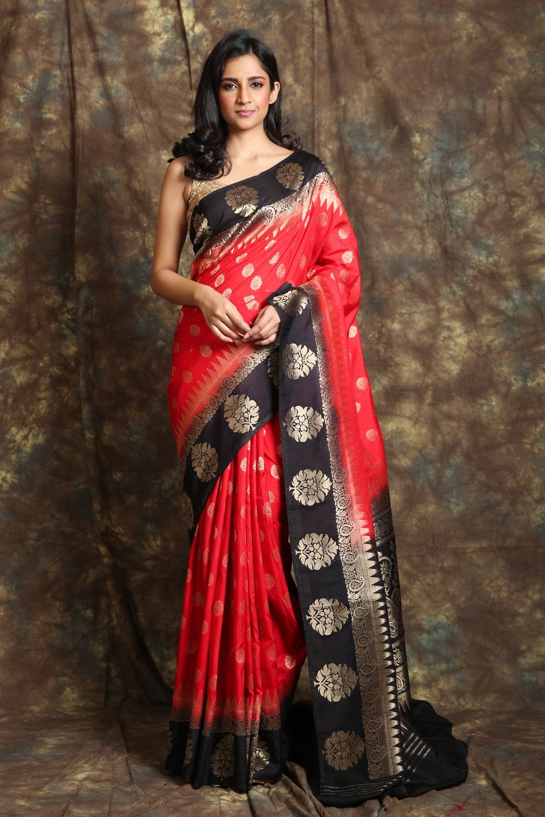 Women's Silk Saree With Black Pallu - In Weave Sarees