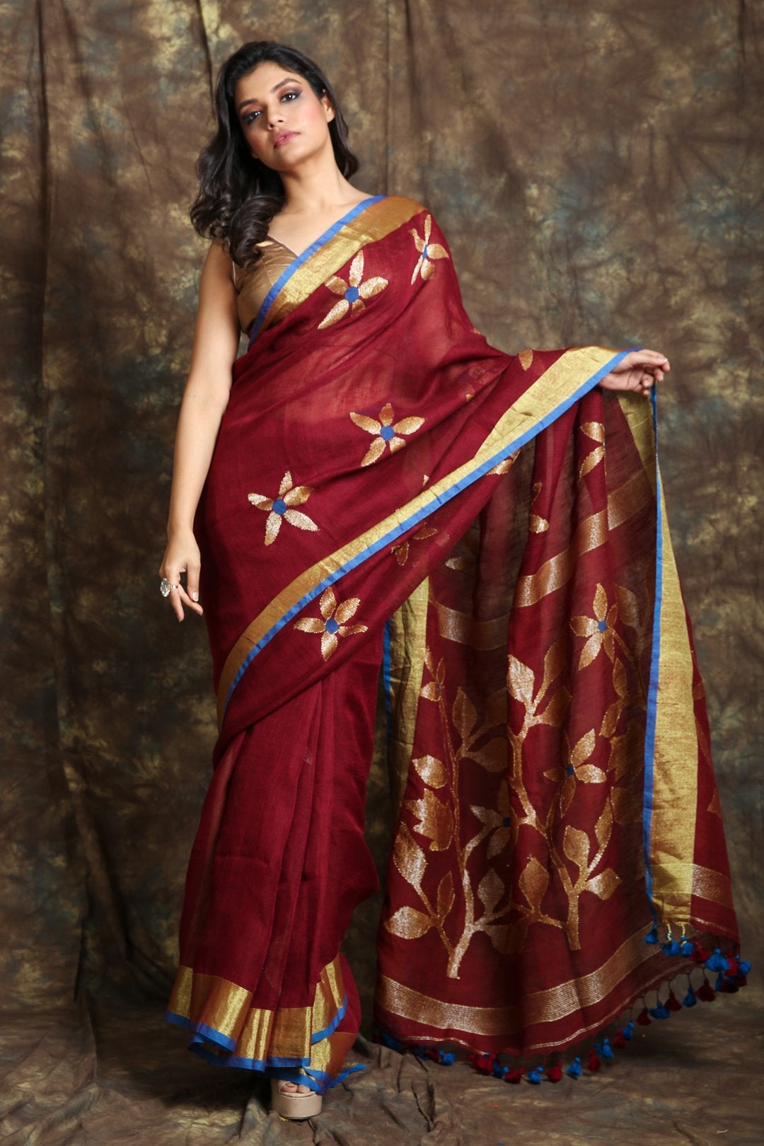 Women's  Linen Saree With Golden Flower Motif In Body - In Weave Sarees