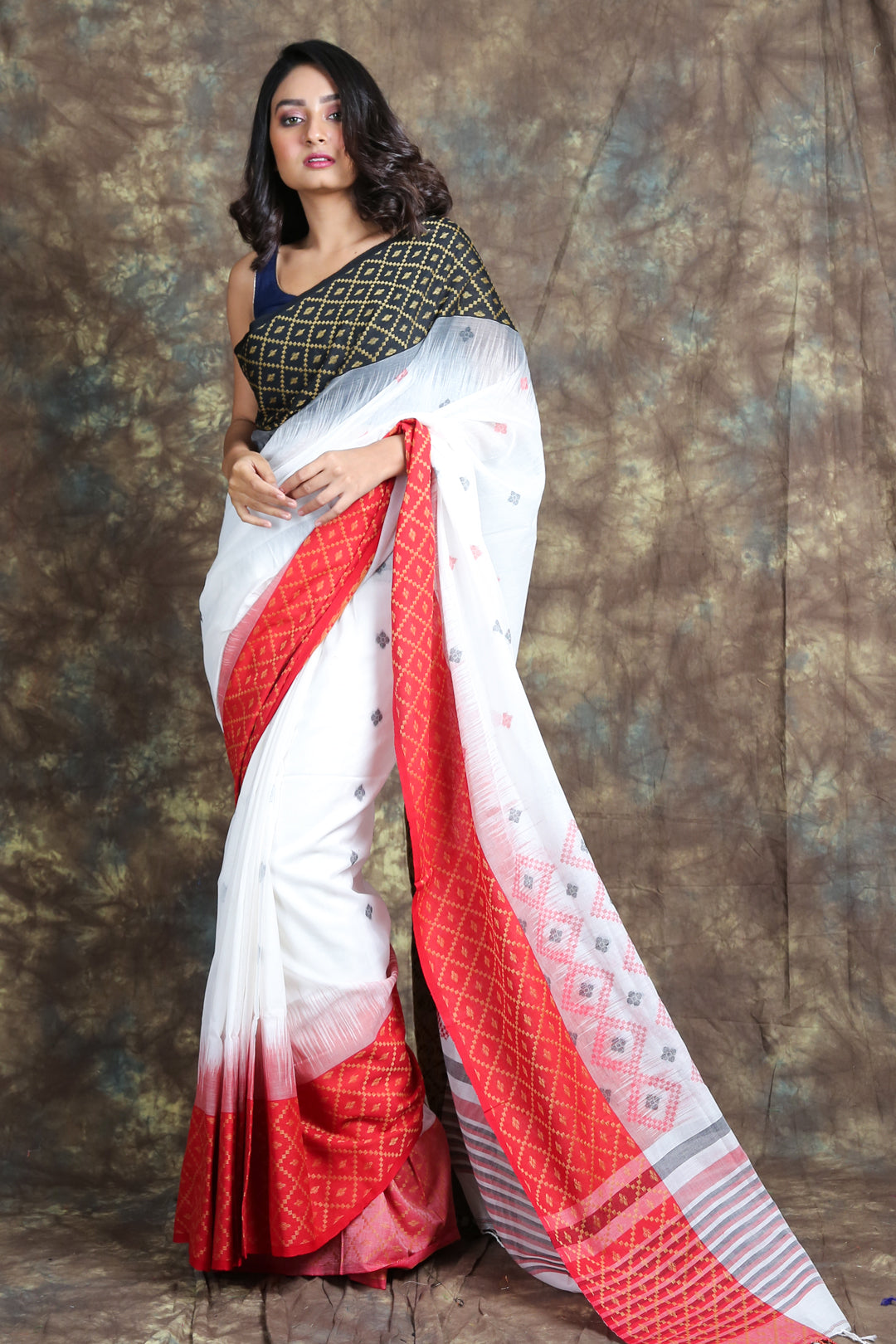 Women's Handloom Saree With Dual Broad Weaving Border and Pallu - Charukriti