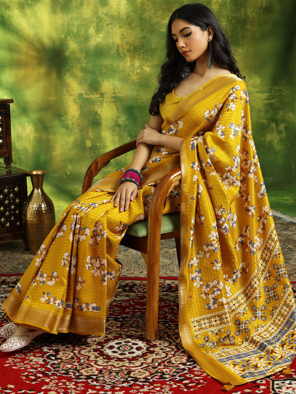 Mustard Printed Silk Blend Saree With Unstitched Blouse Piece