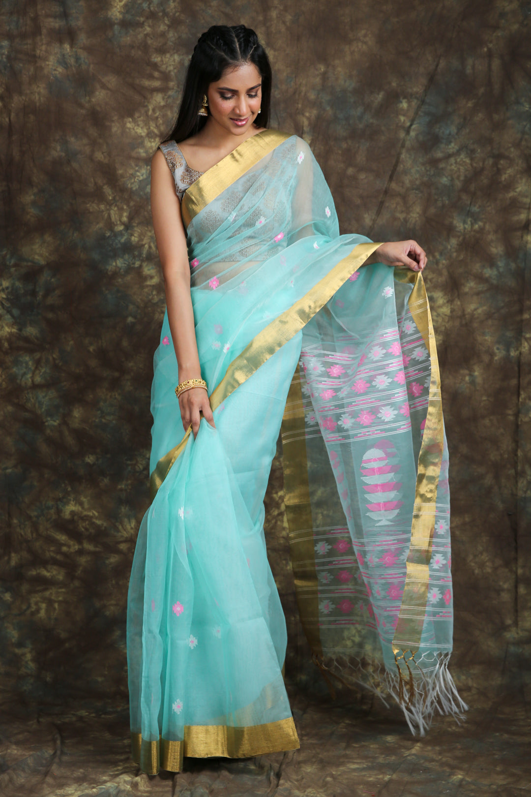 Women's  Muslin Saree with Allover Weaving Butta and Pallu - Charukriti