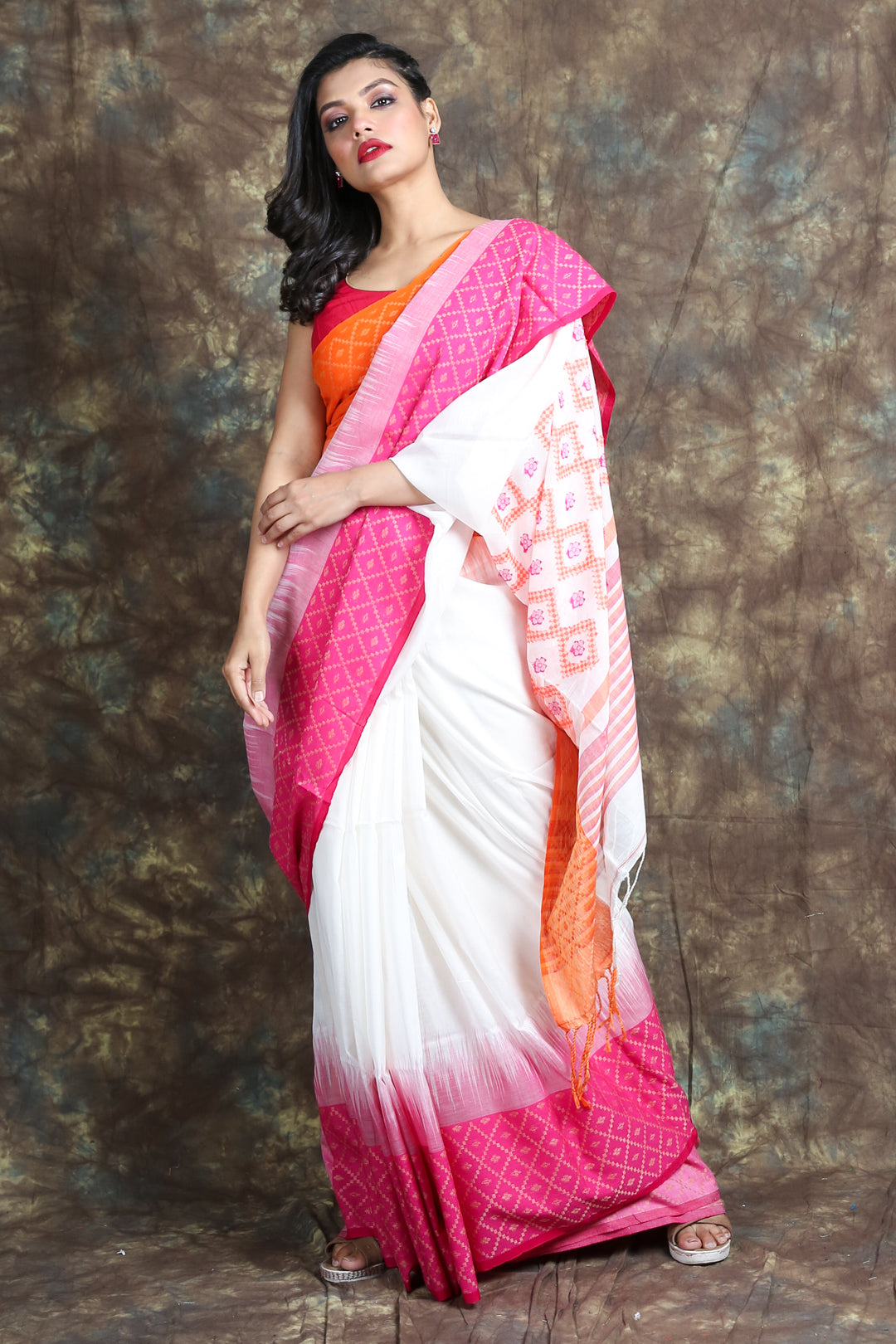 Women's Handloom Saree With Dual Broad Weaving Border and Pallu - Charukriti