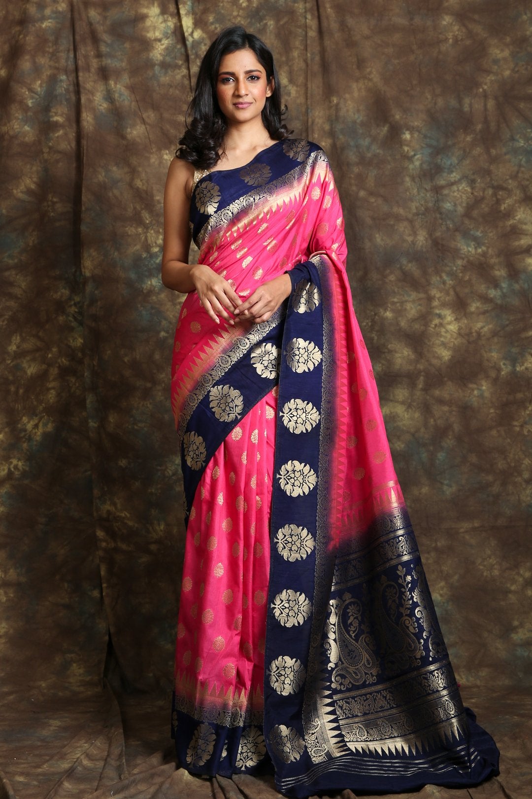 Women's Silk Saree With Black Pallu - In Weave Sarees