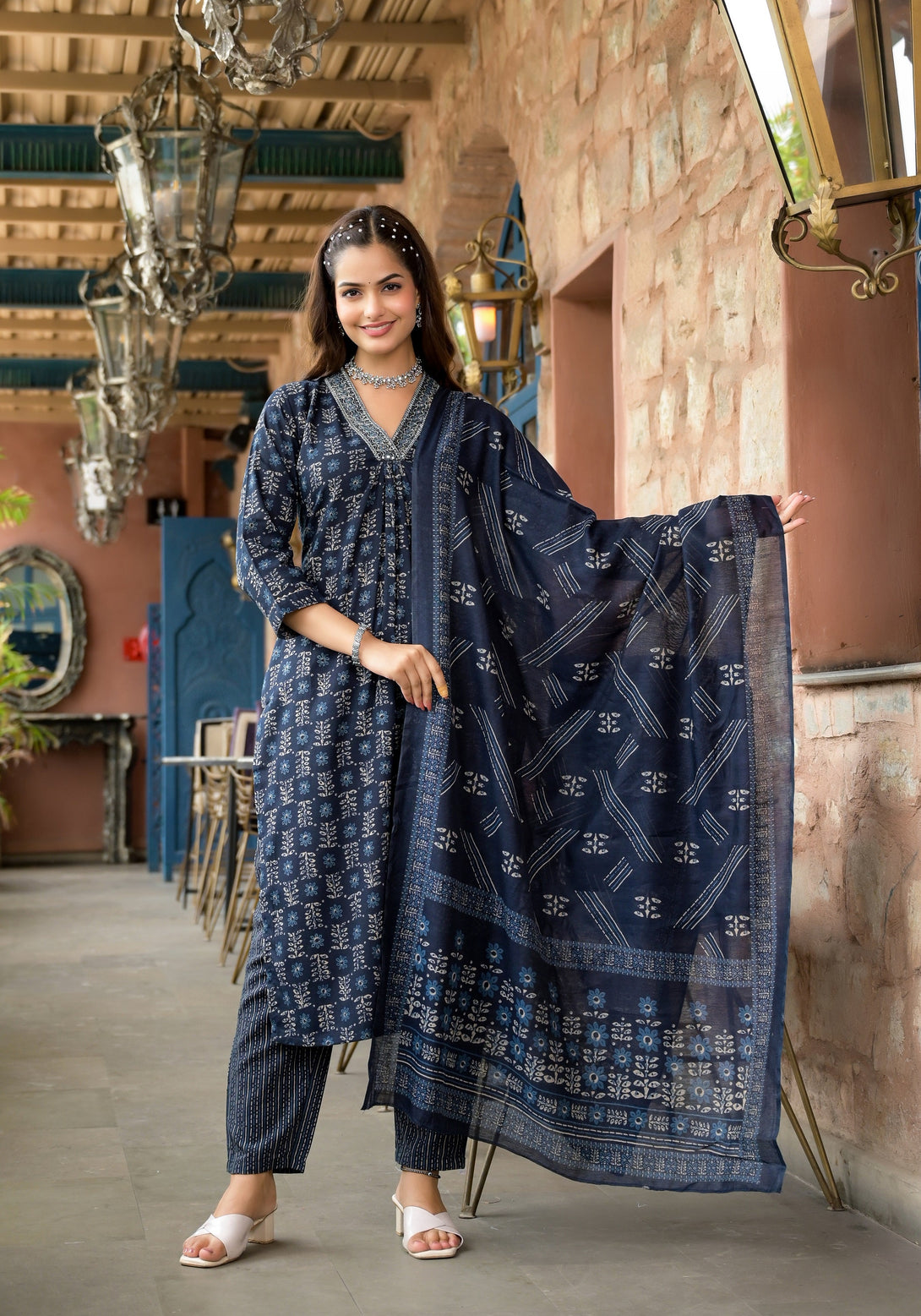 Women's Navy Blue Embroidery Viscose Rayon Kurta Set - Alvami