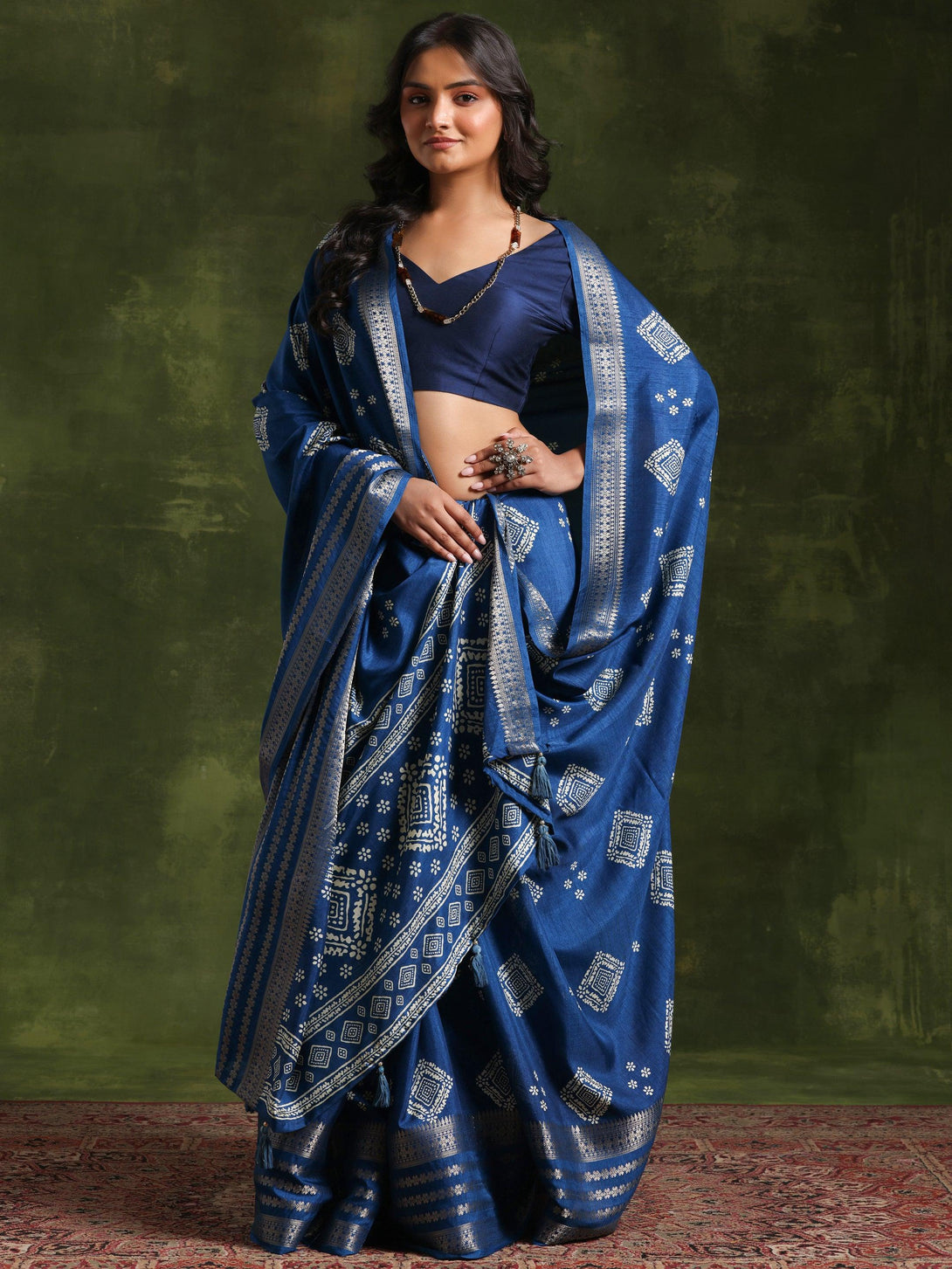 Teal Printed Silk Blend Saree With Unstitched Blouse Piece - Jashvi