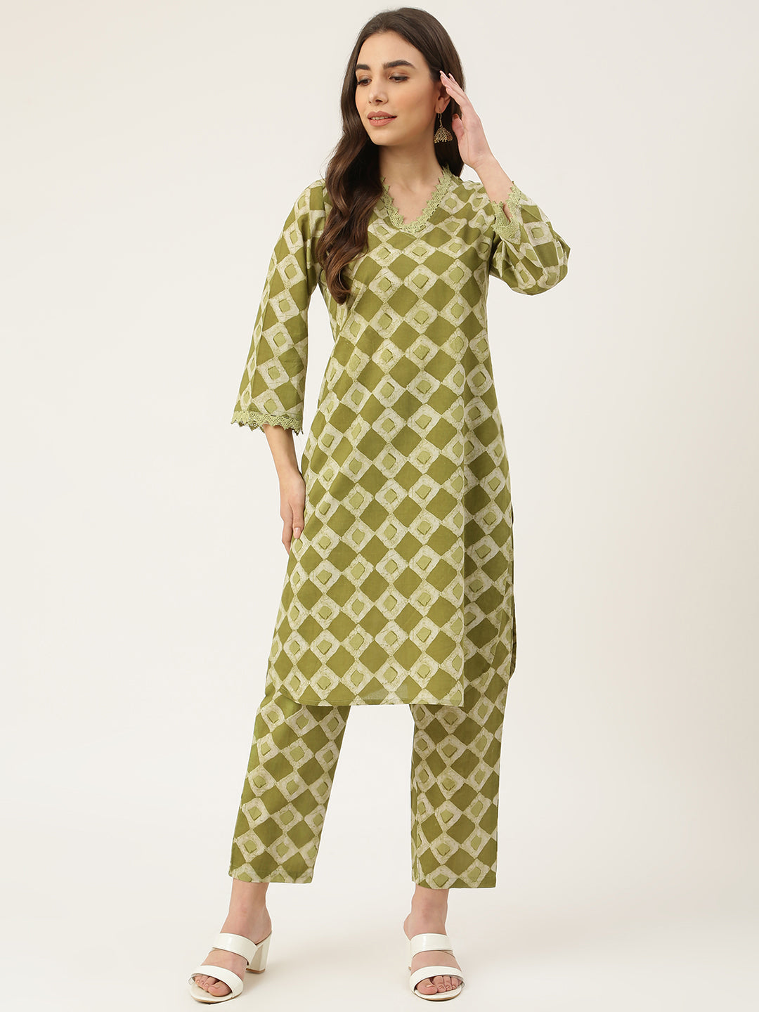 Women's Green V-Neck Straight Kurta - Deckedup