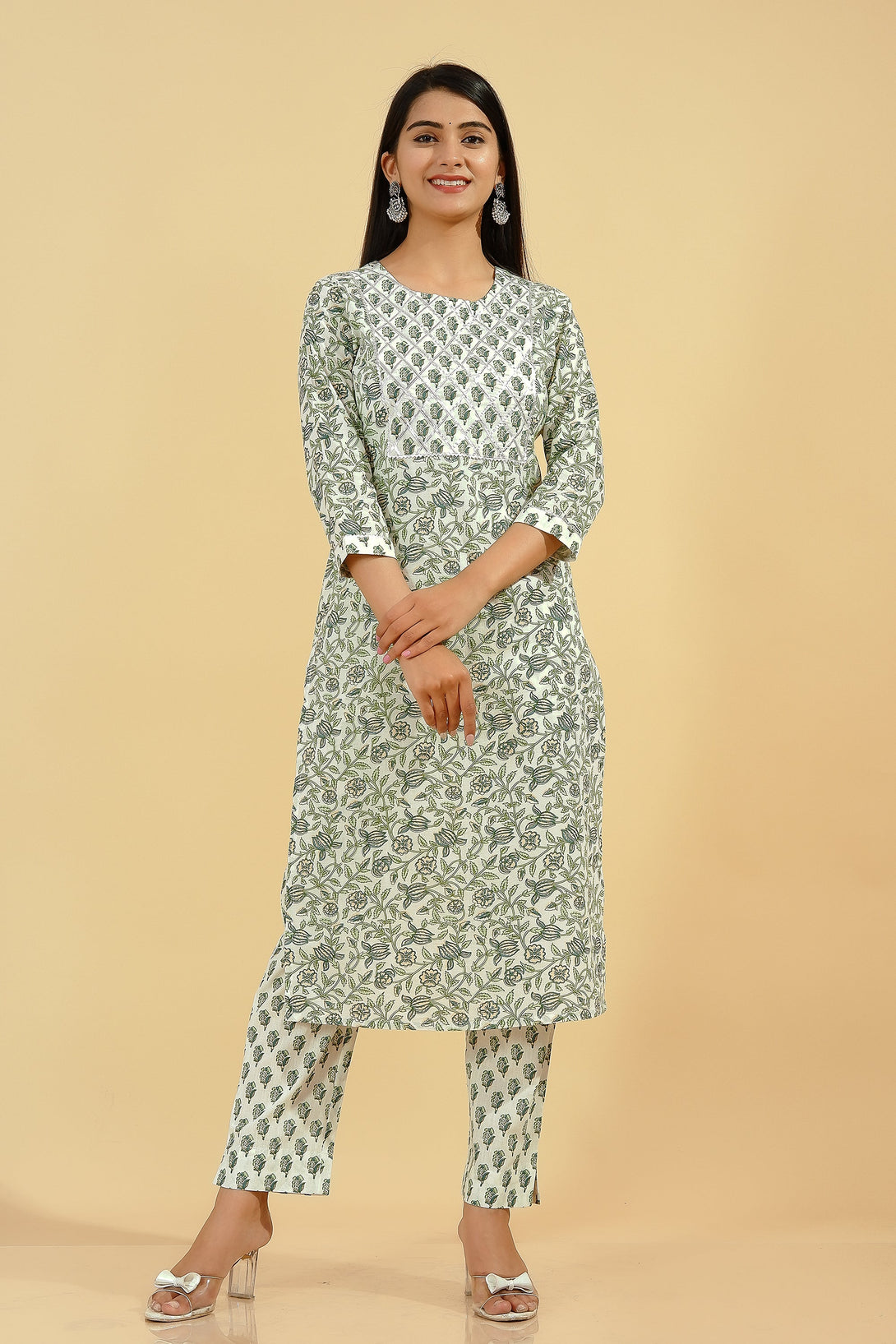 Women's Cotton Floral Straight Kurta Set (Green And Off White) - Kipek