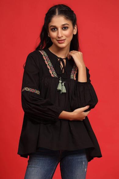 Black Cotton Moss Embroidered Flared Top - Juniper