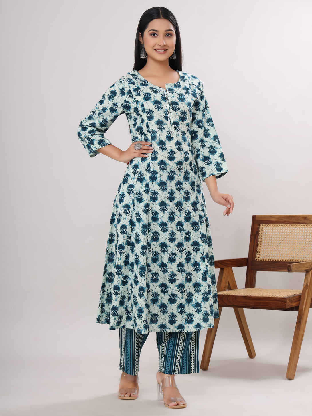 Women's Floral Printed Cotton Cambric Straight Kurta Pant Set (Blue) - Vasvi