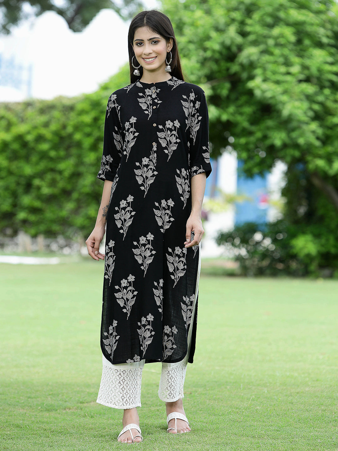 Women's Black Rayon Slub Bandhani Straight Kurta - Juniper