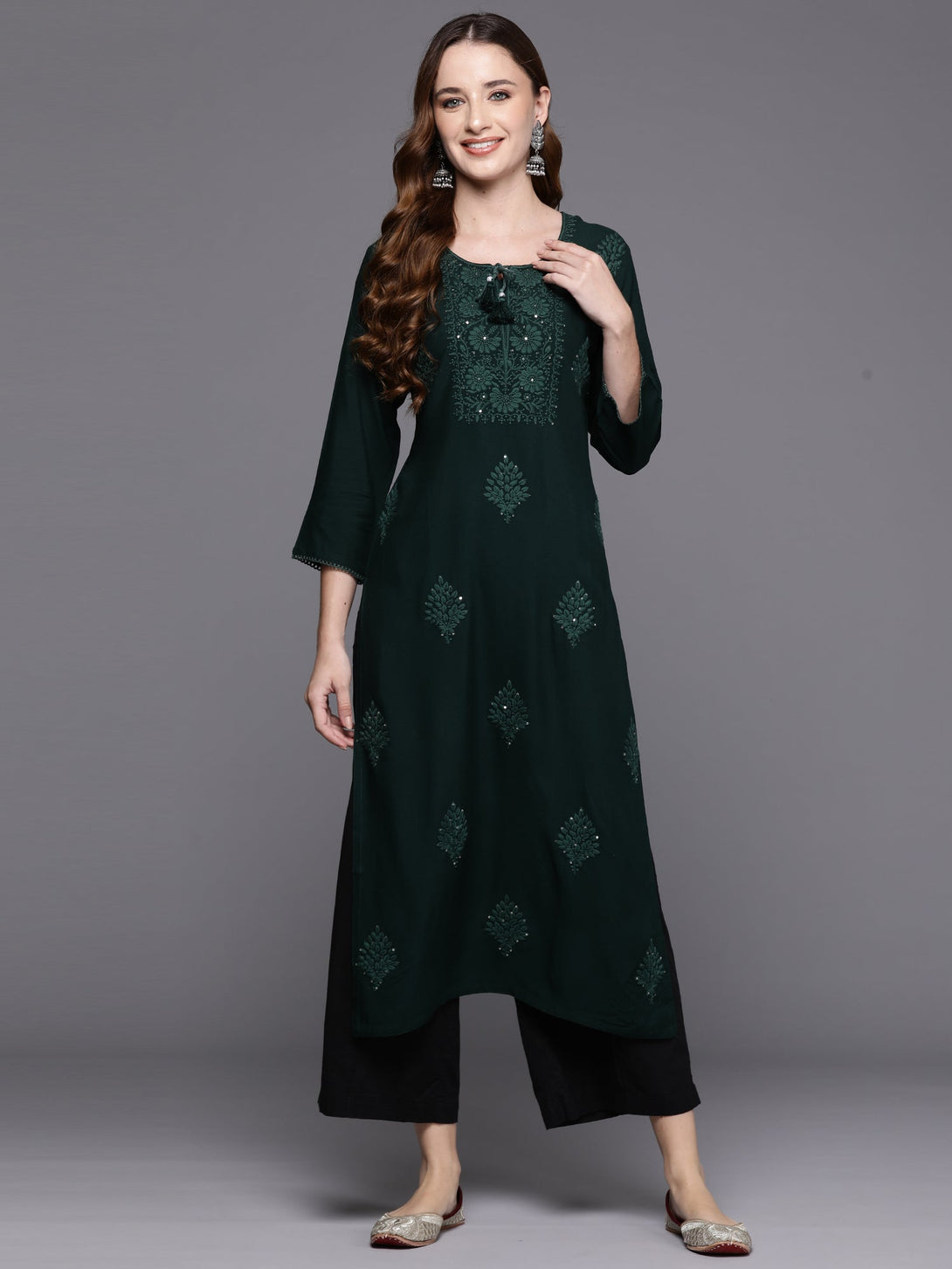 Women's Green Embroidered Straight Kurtas  - Indo Era