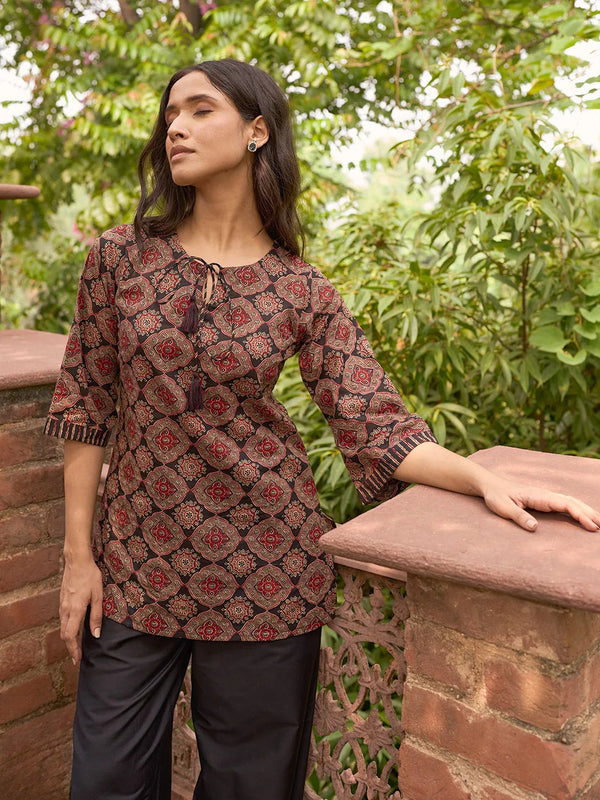 Black Printed Cotton Straight Kurti