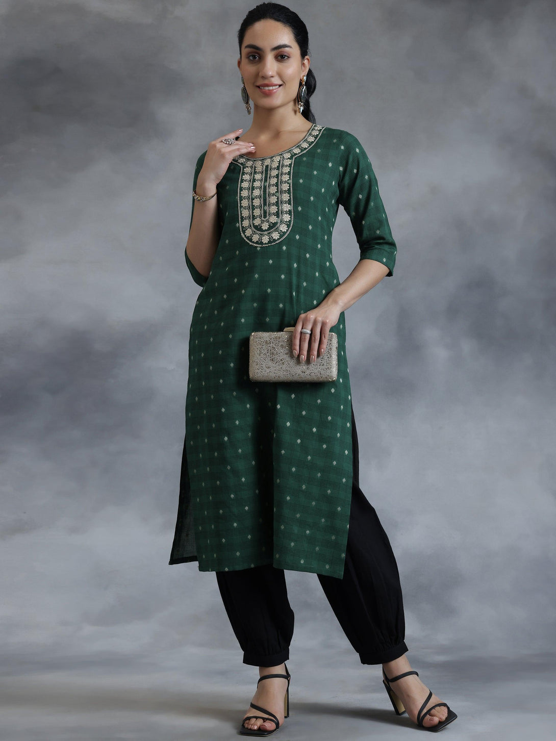 Green Yoke Design Cotton Straight Kurta - Jashvi