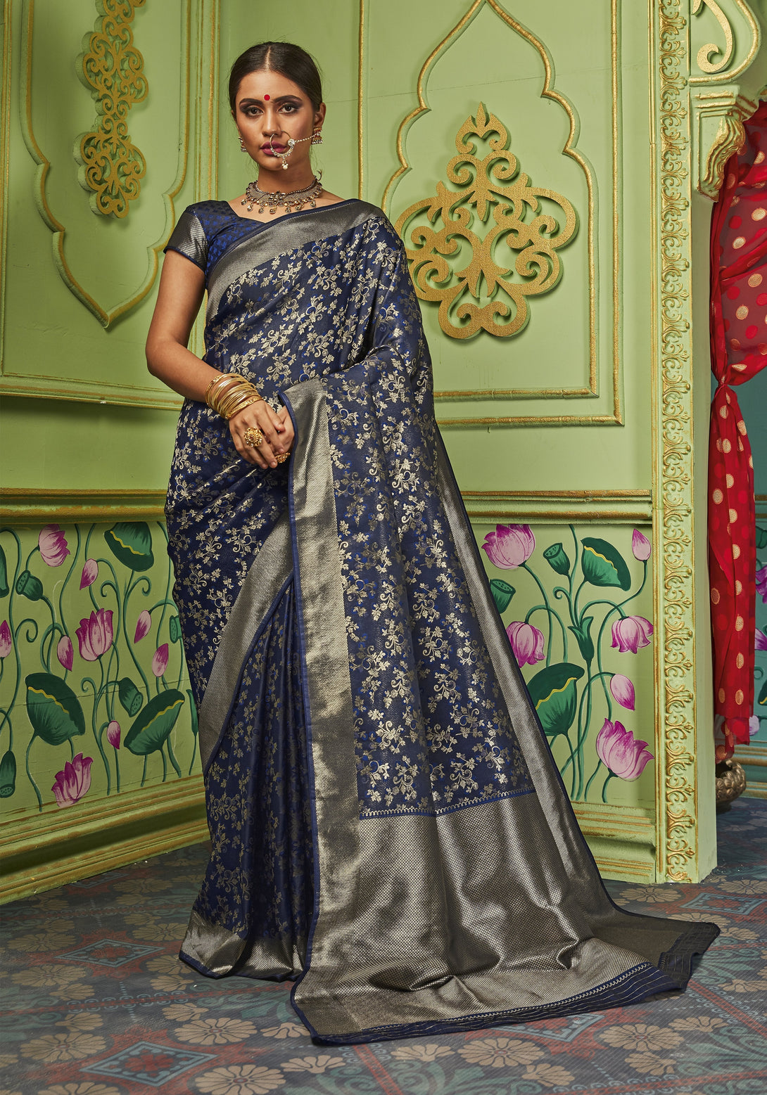 Women's Shiny Banarasi silk Woven Saree - Monjolika