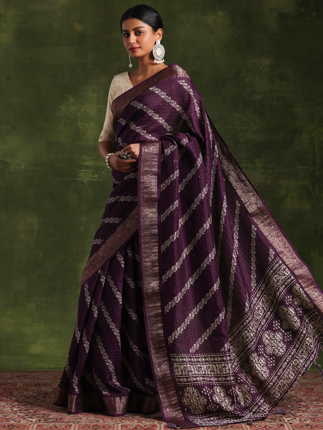 Purple Printed Silk Blend Saree With Unstitched Blouse Piece - Jashvi