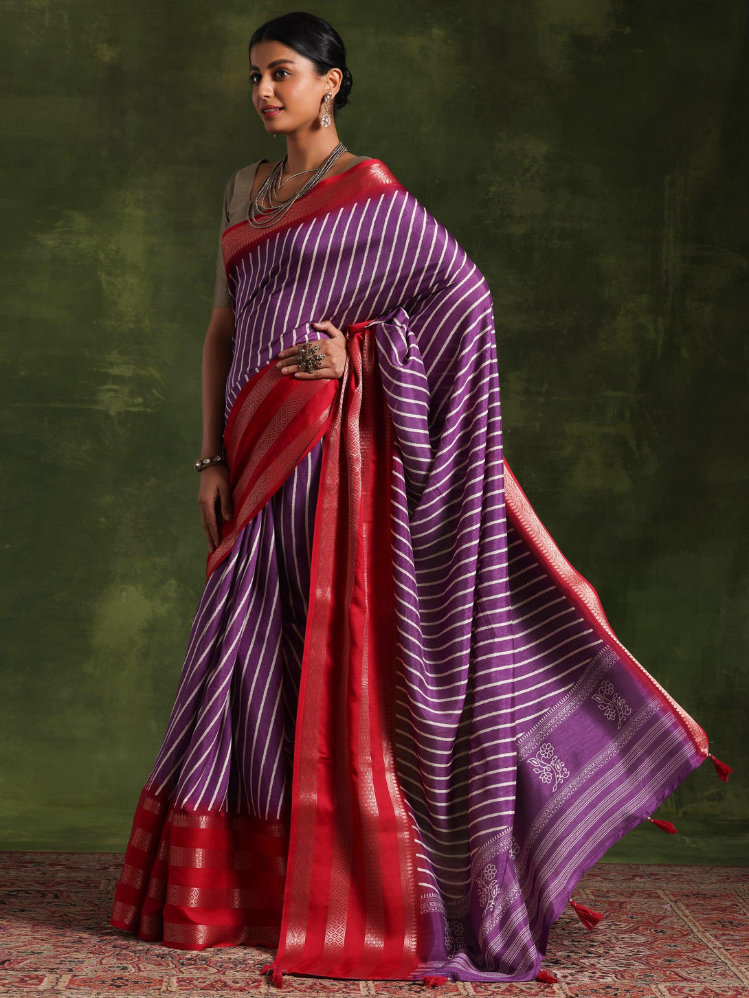 Lavender Printed Silk Blend Saree With Unstitched Blouse Piece - Jashvi