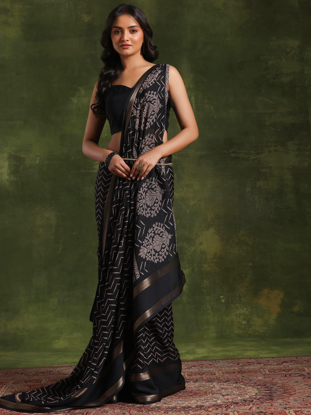 Black Printed Silk Blend Saree With Unstitched Blouse Piece - Jashvi