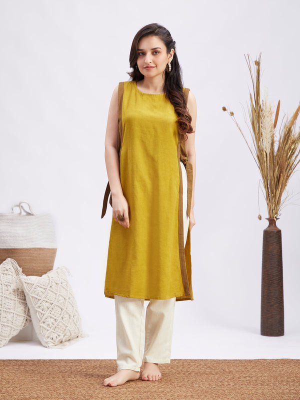 Jashvi Women's Tie Up Detail Kurta With Cotton Pant Set