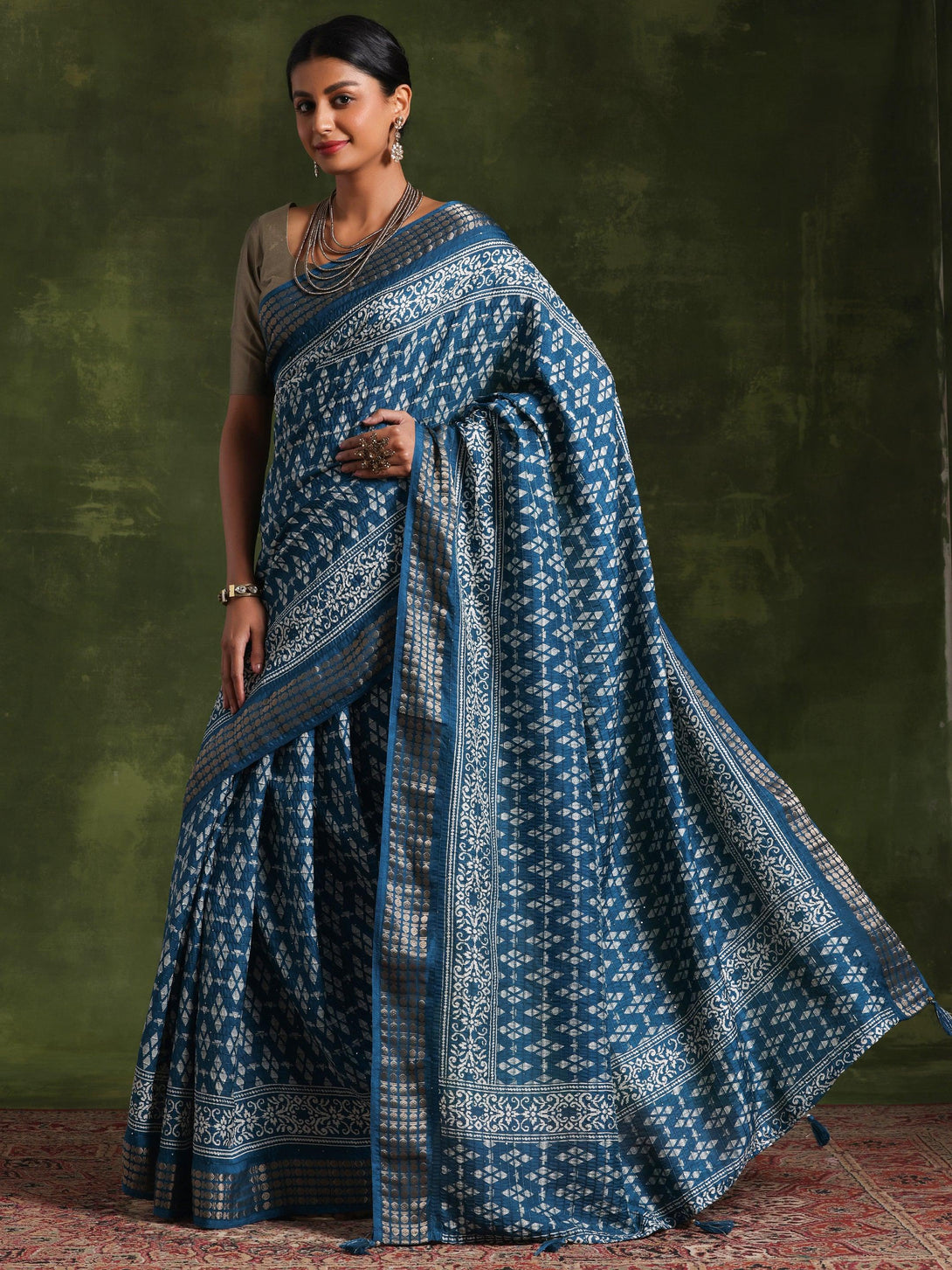 Teal Printed Silk Blend Saree With Unstitched Blouse Piece - Jashvi