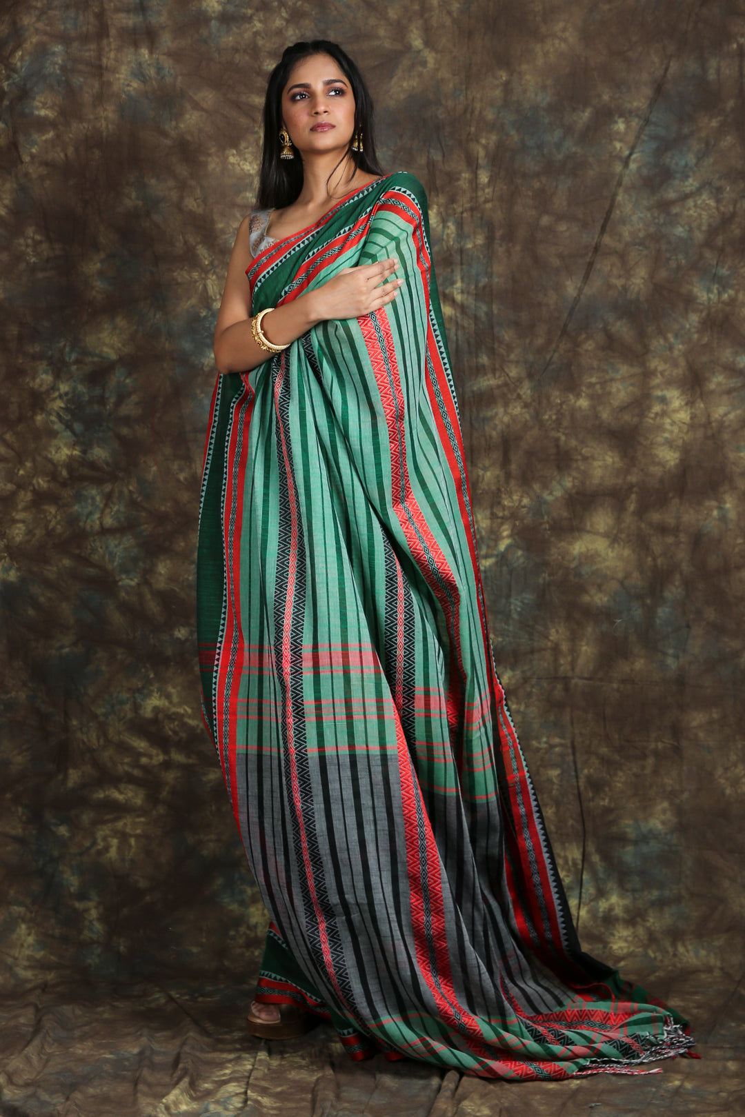 Women's All over Weaving stripe Handloom Saree - Charukriti