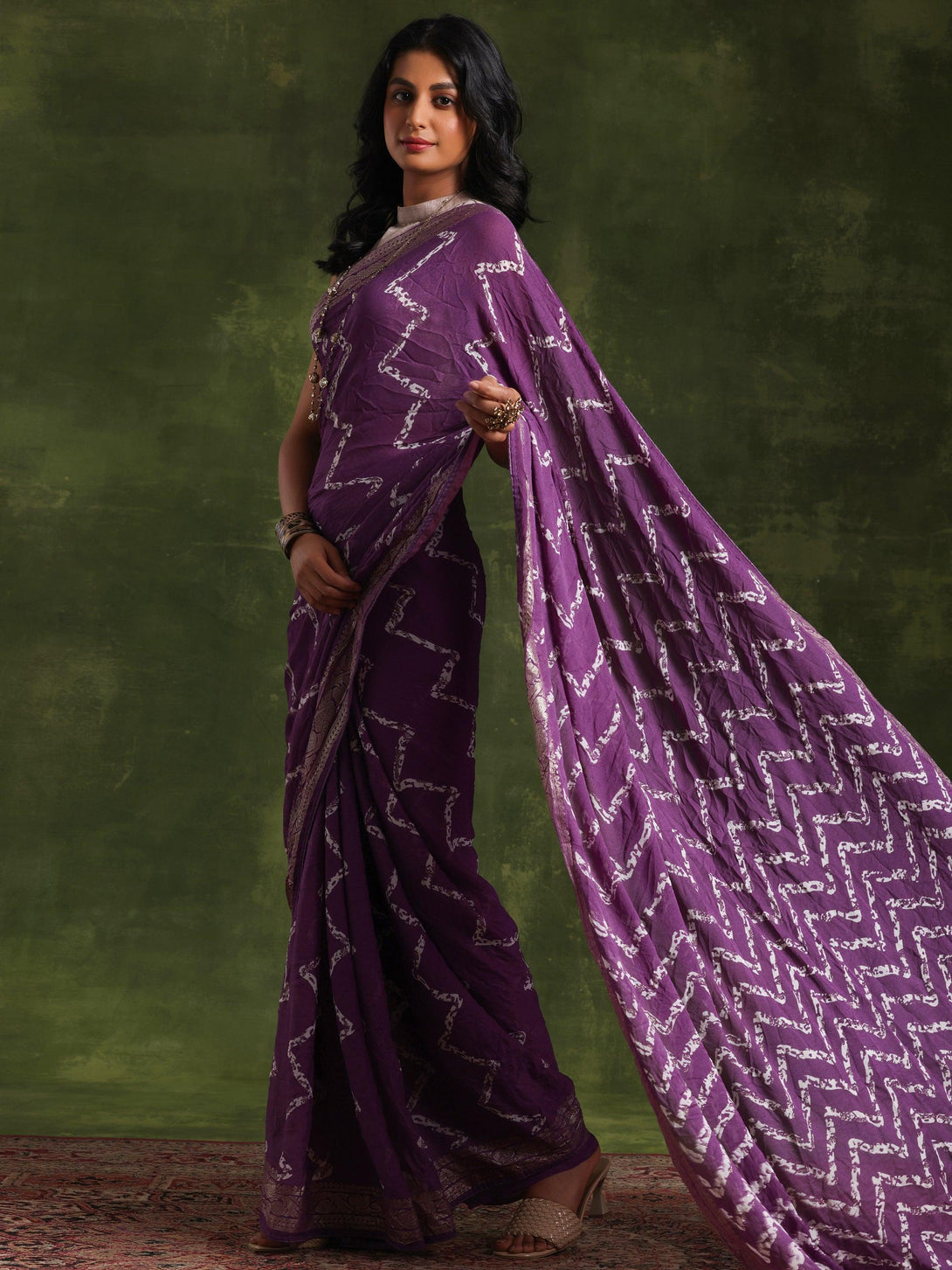 Lavender Printed Poly Georgette Saree With Unstitched Blouse Piece - Jashvi