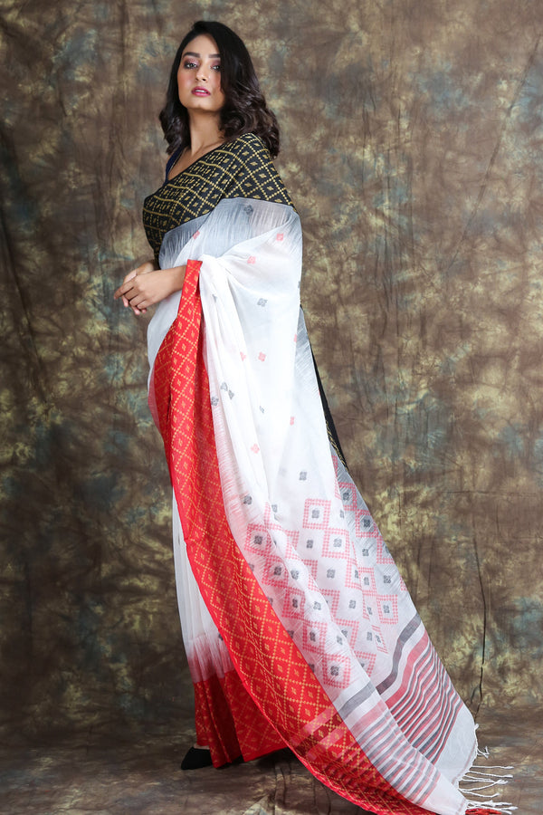 Women's Handloom Saree With Dual Broad Weaving Border and Pallu - Charukriti