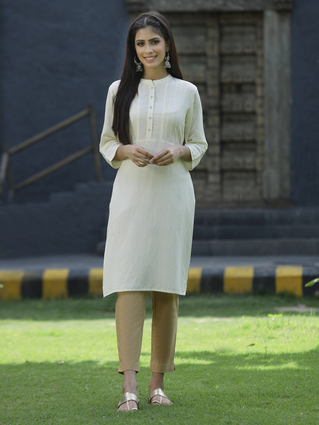 Women's Ivory Rayon Festive Solid Straight Kurta - Juniper