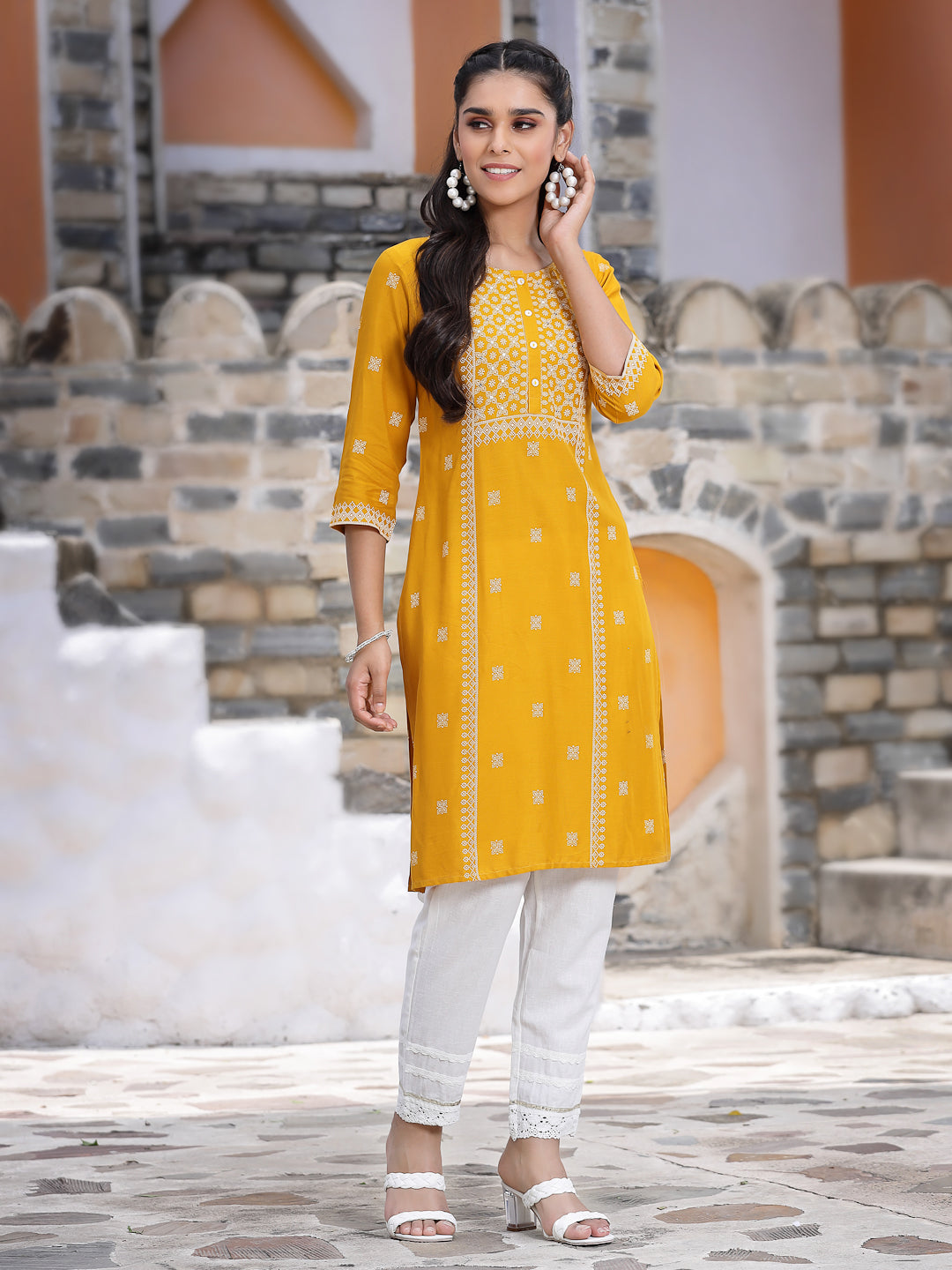 Women's Mustard Rayon Placement Print Straight Kurta - Juniper