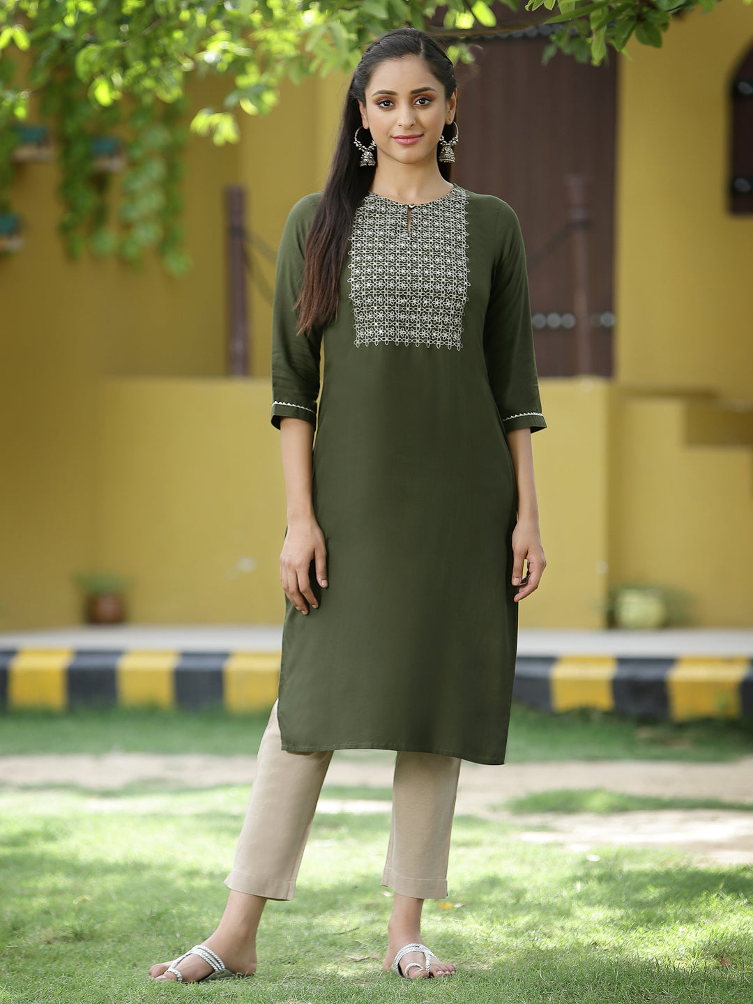 Women's Green Rayon Festive Embroidered Straight Kurta - Juniper