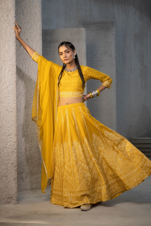 Jashvi Mustard Bandhani Printed Shantoon Slub Lehenga Choli & Net Dupatta Set.