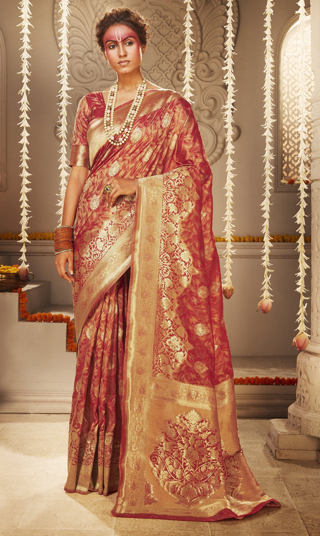 Women's Banarasi Silk Woven Party Wear Saree - Monjolika