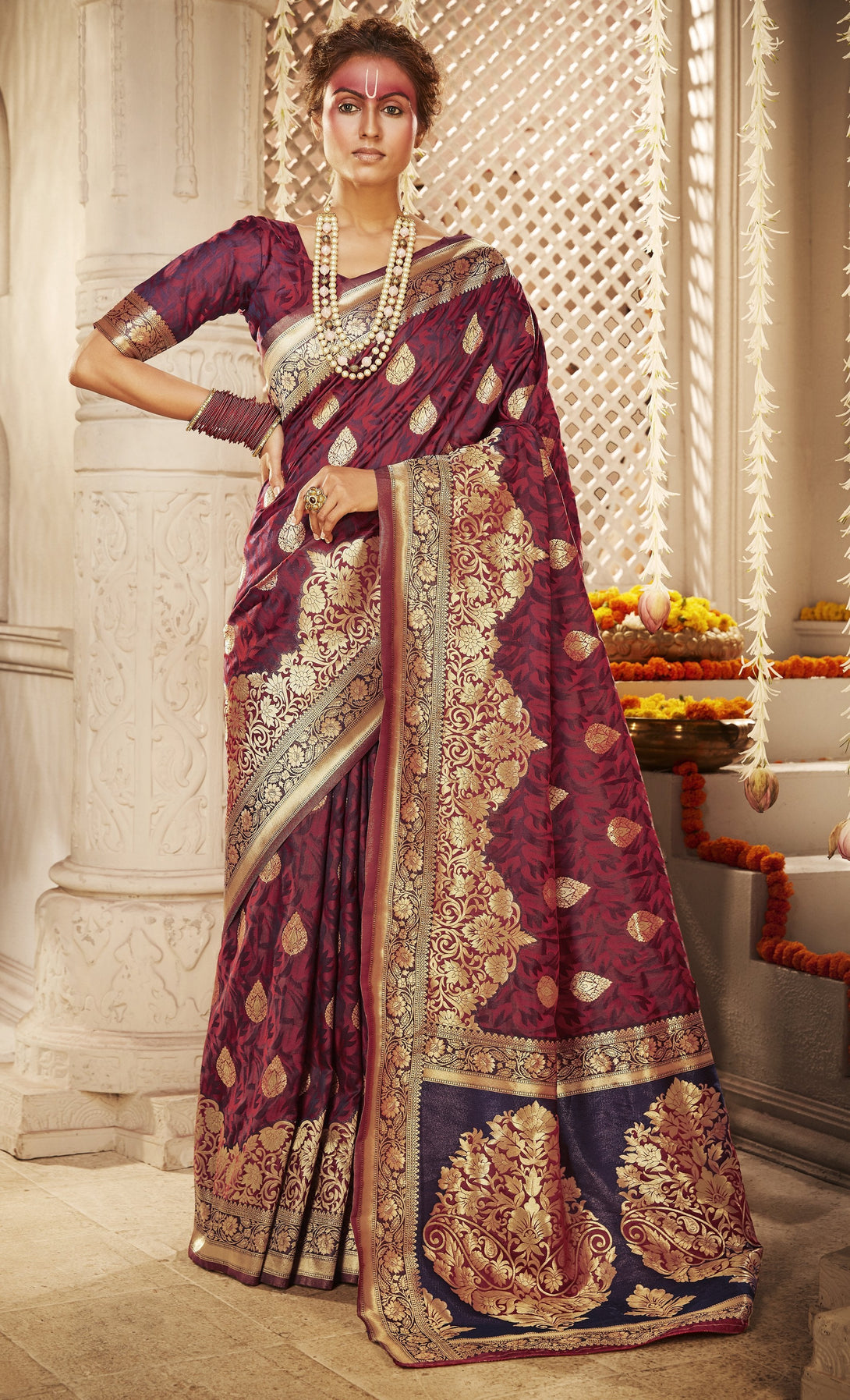 Women's Banarasi Silk Woven Party Wear Saree - Monjolika