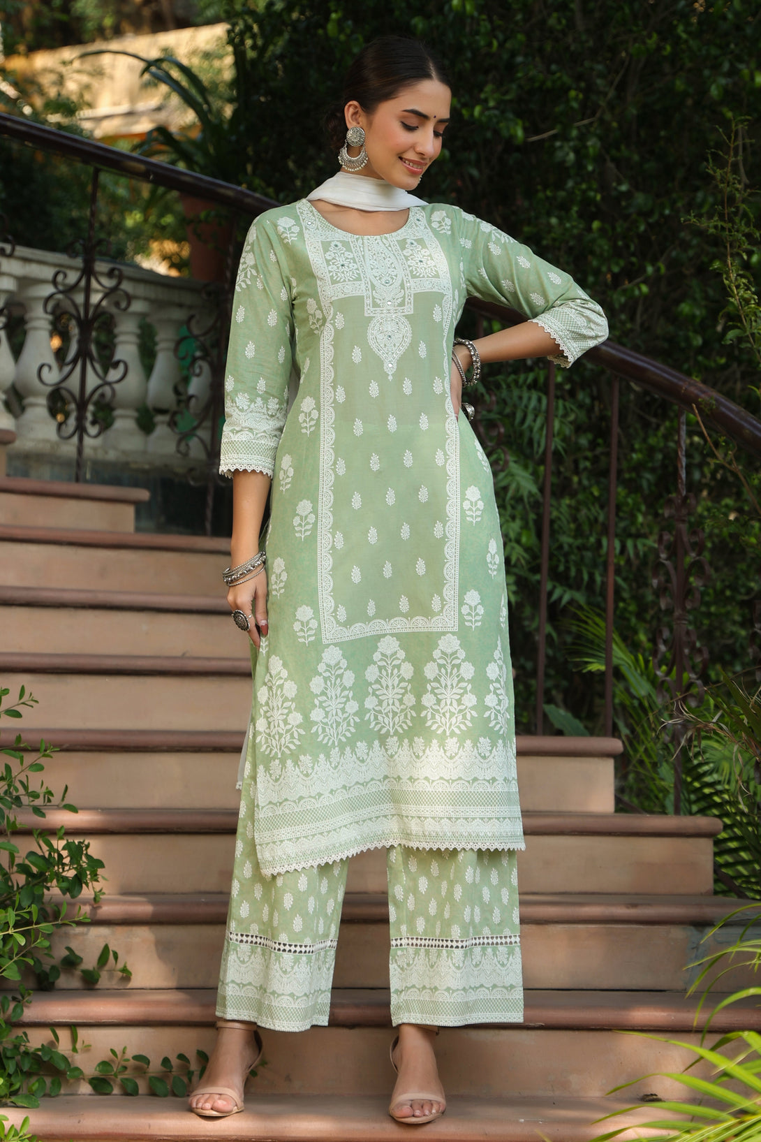 Women's Green Cambric Printed Straight Kurta Sets - Juniper