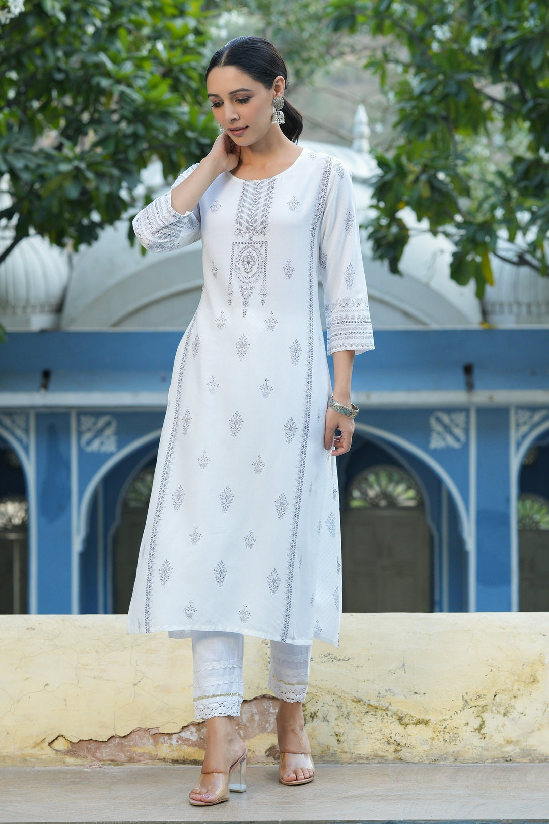 Women's White Rayon Placement Printed Straight Kurta - Juniper