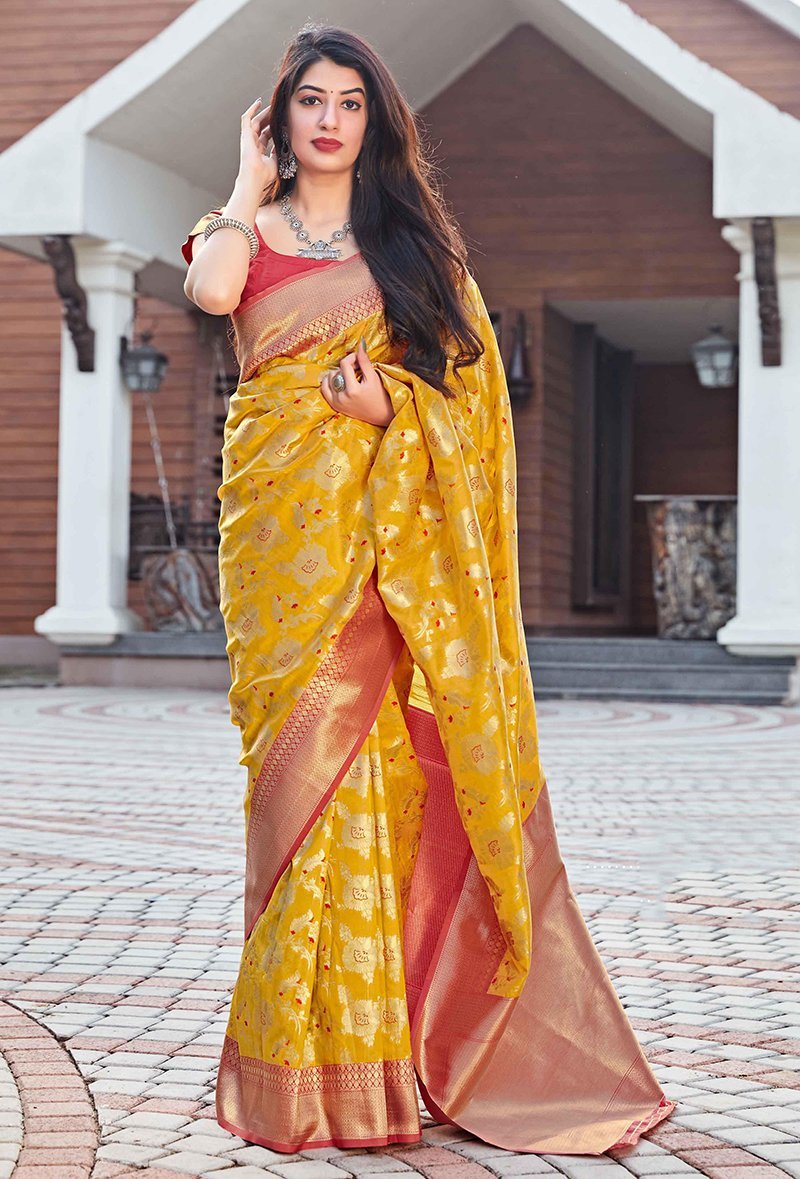 Women's Banarasi silk Traditional Saree - Monjolika