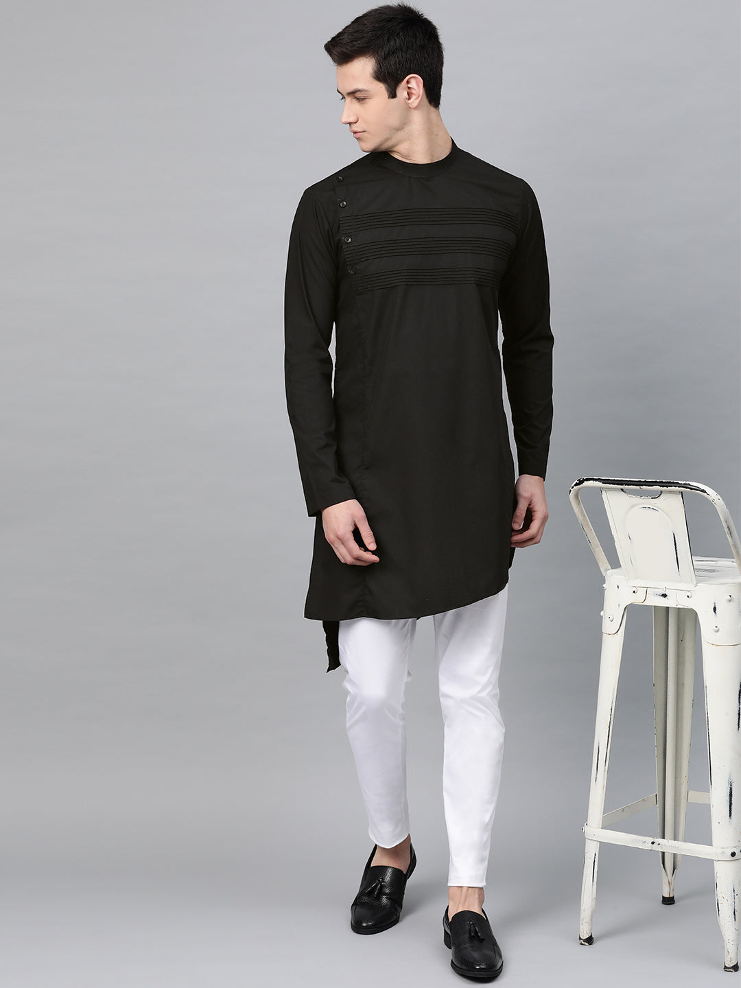 Men's Black Solid Straight Kurta With Yoke Thread Work With Kurta Pyjama - See Designs