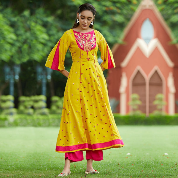 Women's Embroidered Flamingo Kurta - Pannkh